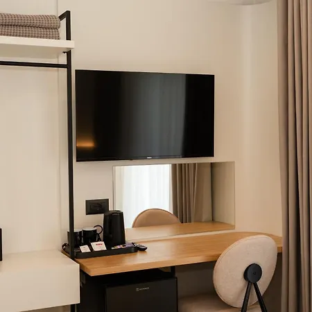 Hotel Jb *