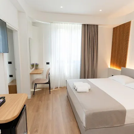 Hotel Jb *