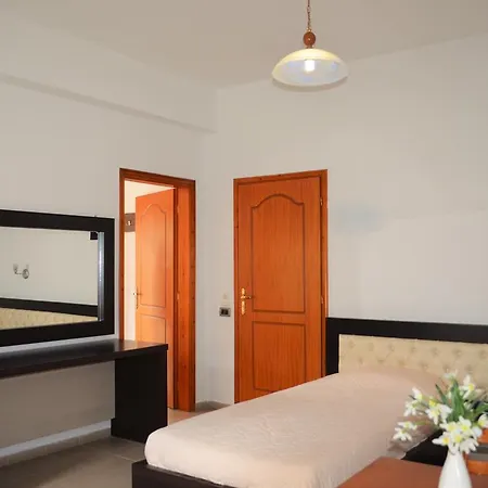 Jb Hotel *