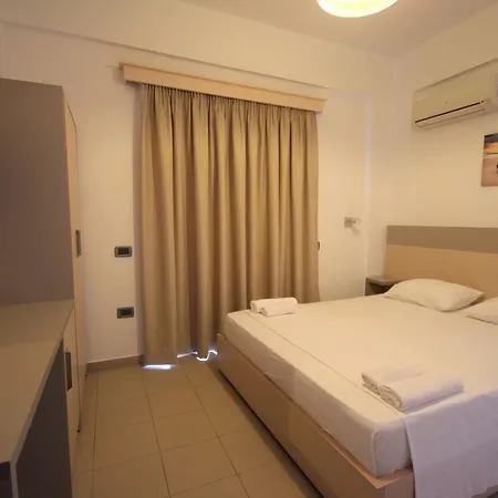 Hotel Jb *